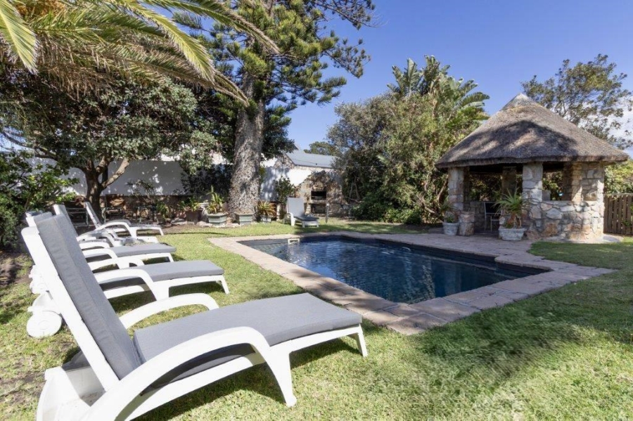 7 Bedroom Property for Sale in Westcliff Western Cape